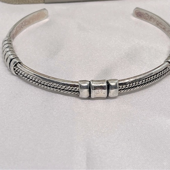 Best Brand Vintage 24’ Silver Tone Pendant Necklace and Cuff Bracelet Signed - Picture 11 of 14